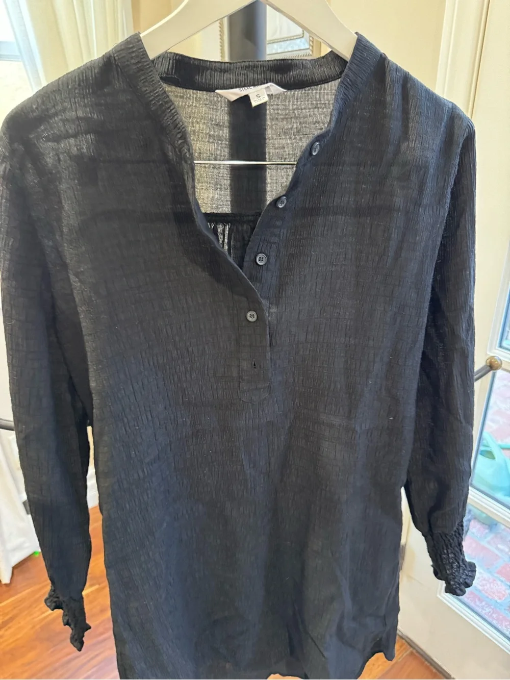 Steve Madden Black Long-Sleeve Shirt Coverup Classic Lightweight Size Small